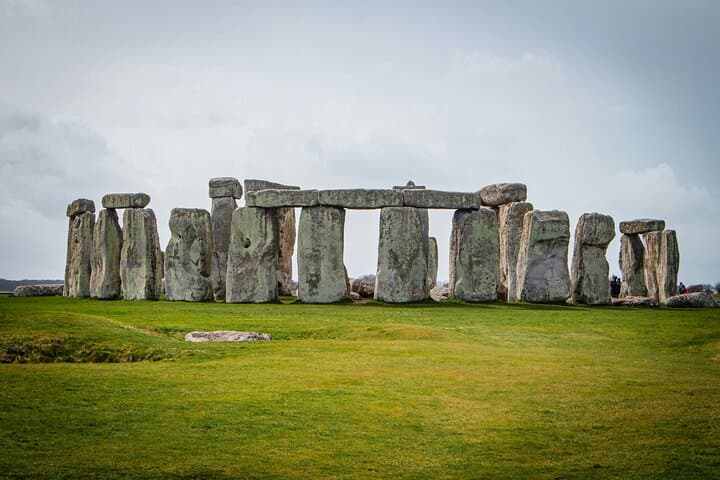 Private Transfers From London to Stonehenge: Door-to-Door Service photo 1