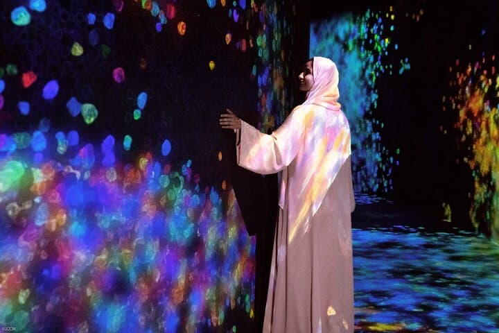 Inside teamLab Phenomena Abu Dhabi: Interactive Digital Art on Saadiyat Island photo 3