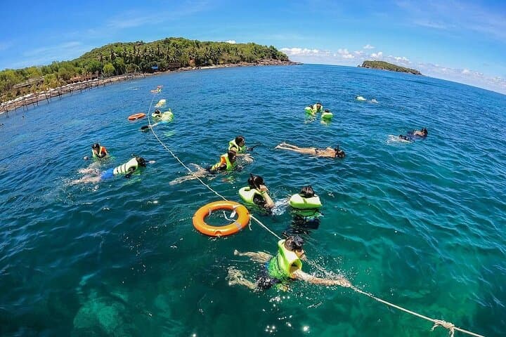 Phu Quoc Cable Car and Three-Island Snorkel: Full-Day Boat + Hon Thom Cable Car photo 5