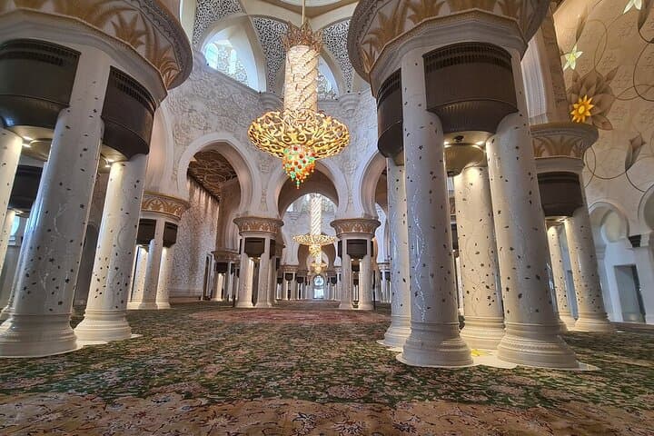 Private Abu Dhabi City Tour: Grand Mosque, Louvre & Corniche Highlights photo 4