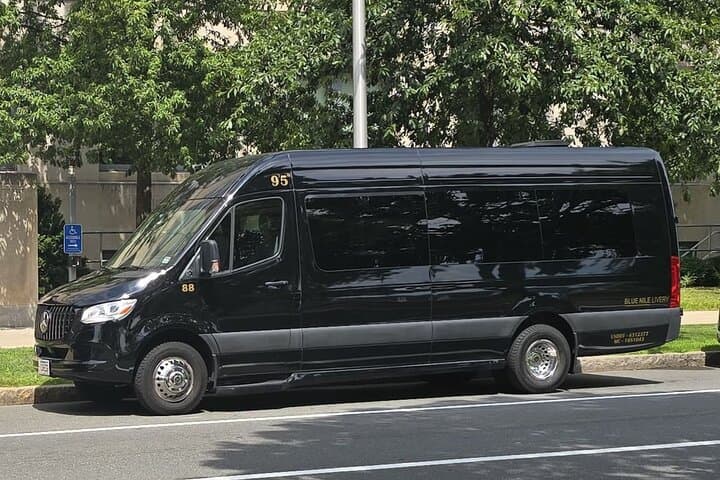 Private Logan Airport Transfer to Downtown Boston & Back Bay Hotels