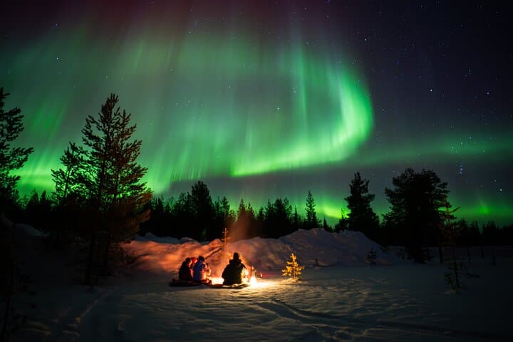 Northern Lights Hunting Expedition in Ranua, Lapland — Guided Aurora Safari photo 6