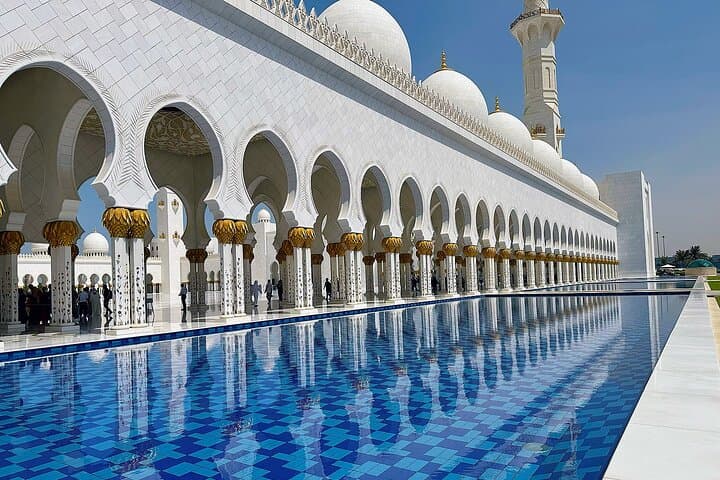 Abu Dhabi Day Tour: Louvre, Sheikh Zayed Mosque & Emirates Palace Highlights
