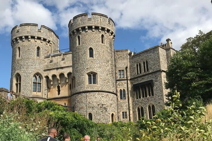Southampton to London Private Transfer via Windsor Castle: Door-to-Door Comfort and Sightseeing