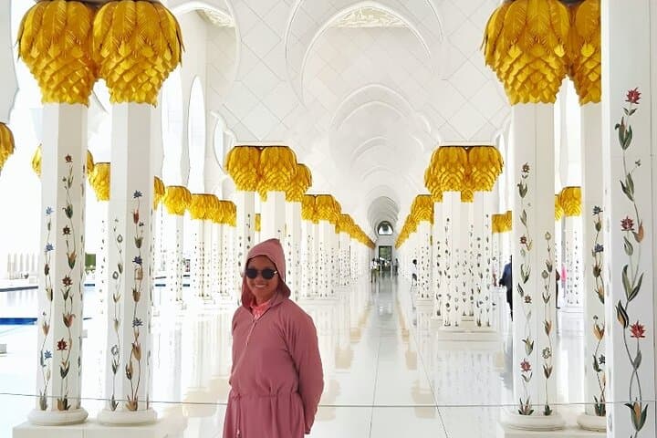 Abu Dhabi Half-Day Aladdin Tour — Mosque, Souks & Yas Island Highlights photo 3