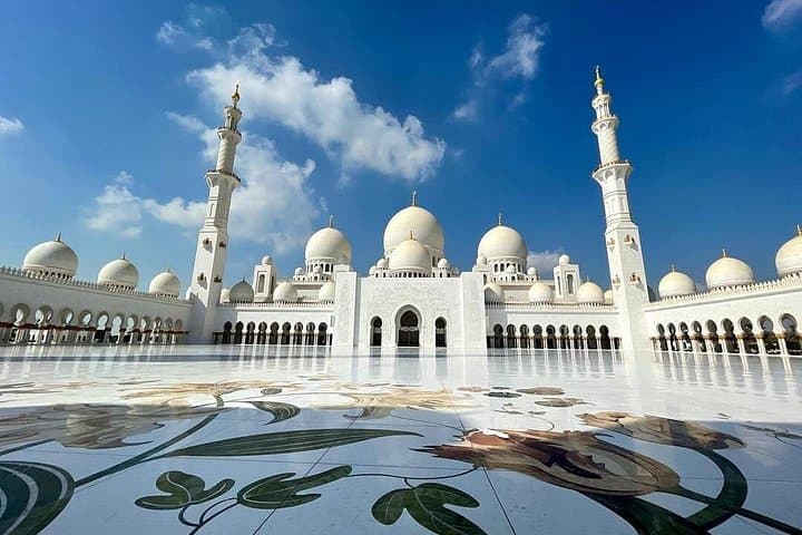 Abu Dhabi Private Day Tour to Sheikh Zayed Grand Mosque & Qasr Al Watan photo 2