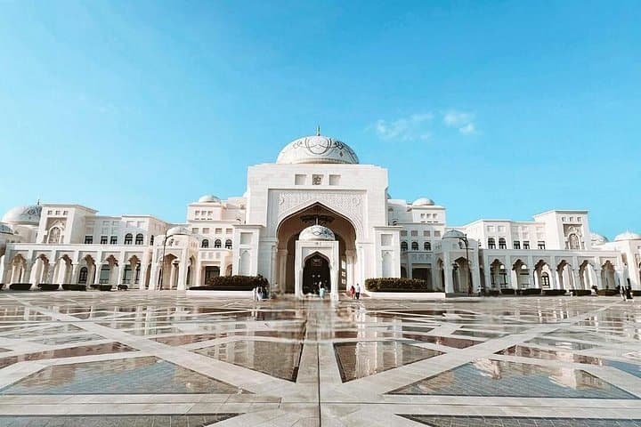 Abu Dhabi Private Day Tour to Sheikh Zayed Grand Mosque & Qasr Al Watan photo 4