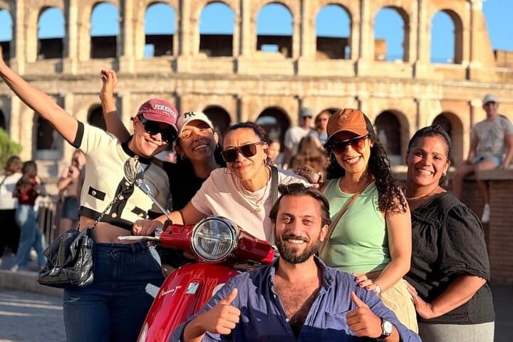 Private Vespa Tour in Rome with Hotel Pickup and Professional Photos photo 3