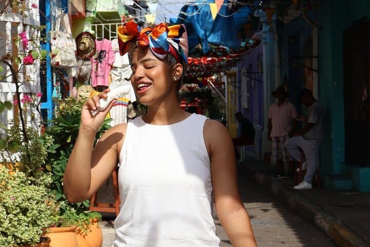 Taste Cartagena Street Food: 2-Hour Arepa de Huevo & Raspao Walking Tour
