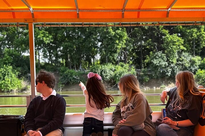 Cumberland River Pontoon Cruise: 2-Hour Nashville Skyline & River History Tour photo 5