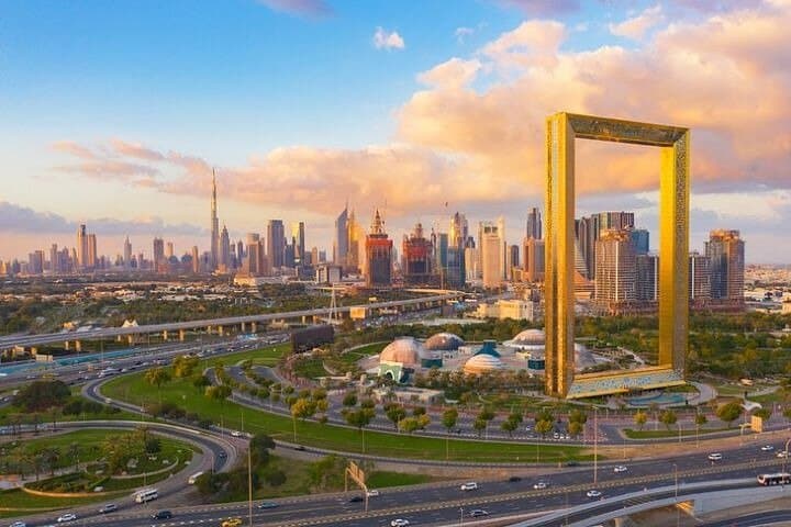 Dubai Frame: Past, Present & Future Views from a 150m Urban Frame photo 6