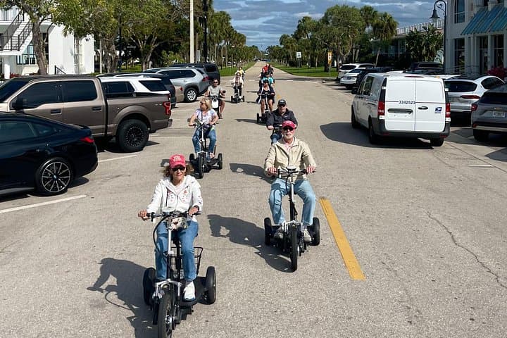 Electric Trike and Moped Tour of Downtown Naples — 90-Min Guided Ride photo 2