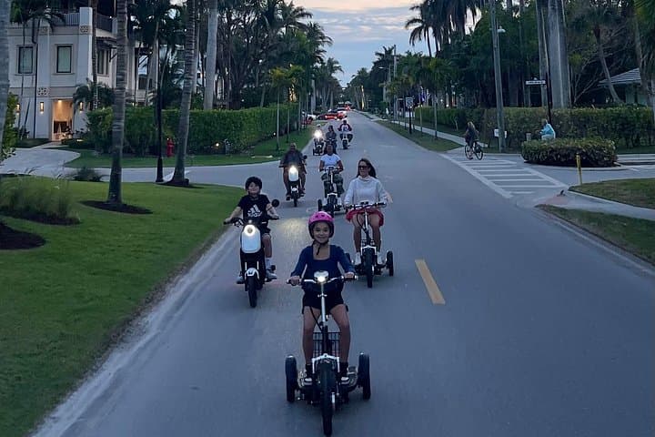 Electric Trike and Moped Tour of Downtown Naples — 90-Min Guided Ride photo 3