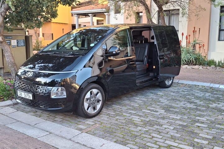 Cape Town Airport Transfer with Local Driver-Guide — Comfortable Pickup & Drop-off