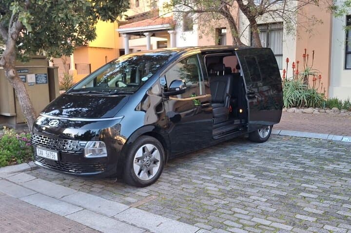 Cape Town Airport Transfer with Local Driver-Guide — Comfortable Pickup & Drop-off photo 2