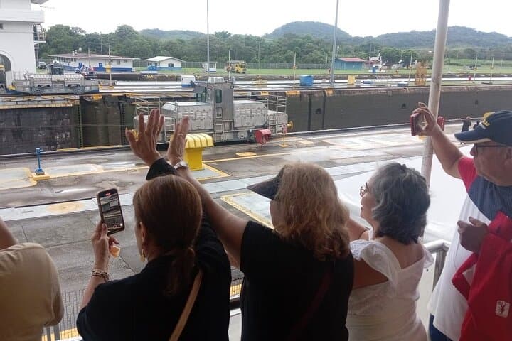 Panama City & Panama Canal: Miraflores Locks and Casco Viejo Private Tour photo 3