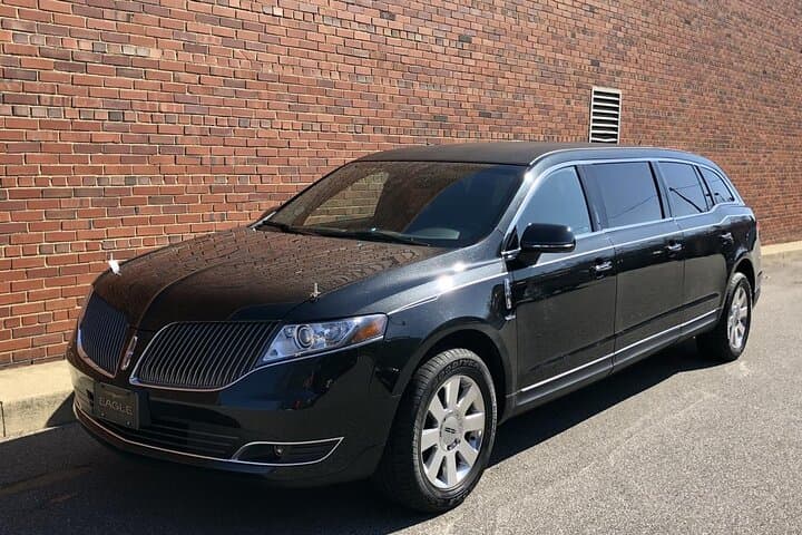Traverse City Wedding Shuttle: Lincoln MKT Limousine for Private Wedding Transport photo 5