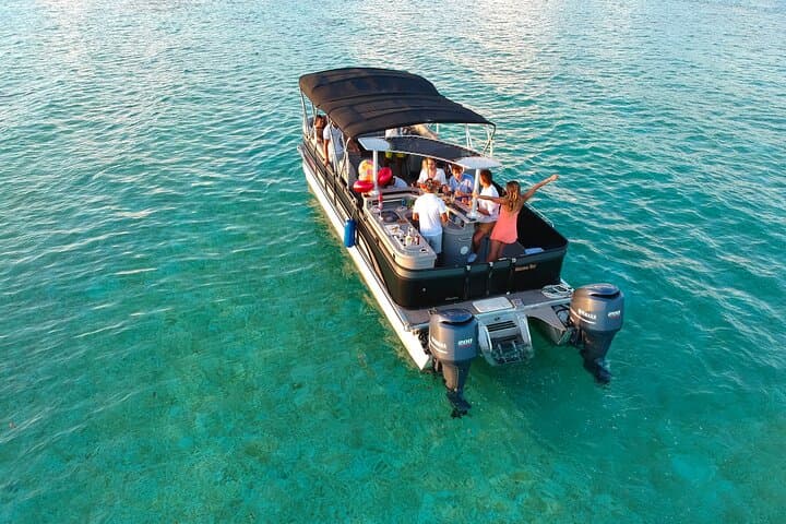Private Bora Bora Lagoon Tour with Snorkeling and Onboard Lunch