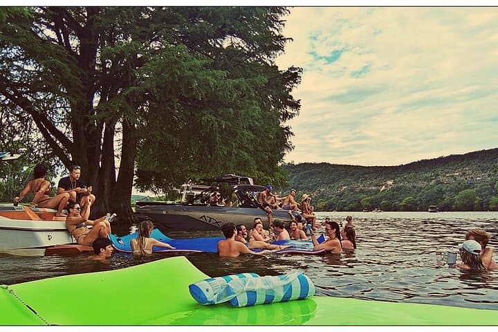 Party Cove Pontoon Cruise on Lake Austin: Private BYOB Boat Experience photo 3