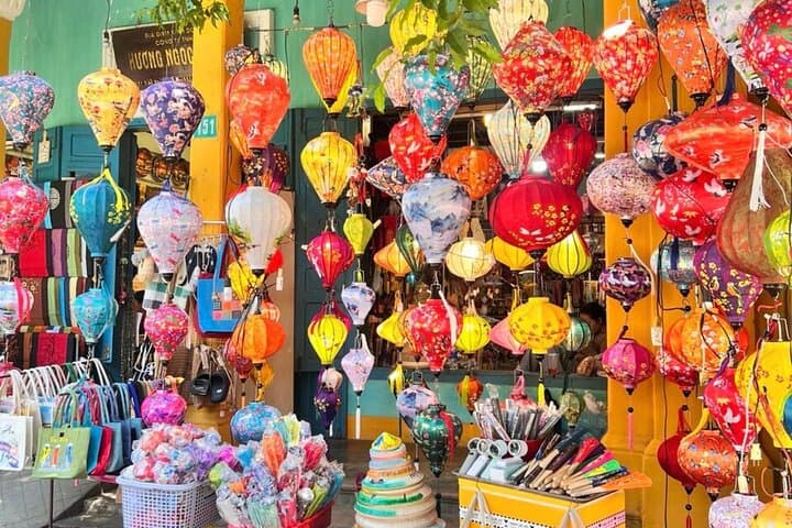 Hoi An Old Town Walking Tour with Temples and Thu Bon River Boat Ride photo 4