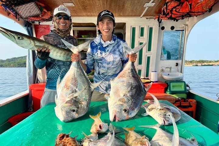 Phu Quoc Deep Sea Fishing Experience — An Thoi & May Rut Island Fishing Tour photo 3