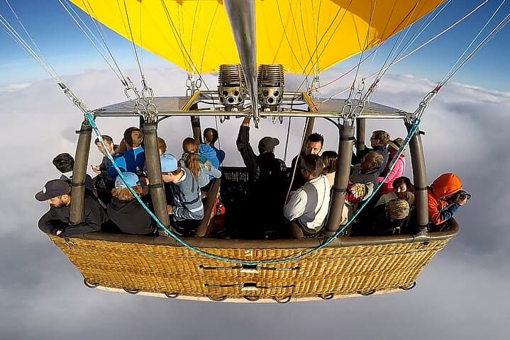 Sunrise Hot-Air Balloon Ride Over Aranjuez — Palace Views & Brunch photo 4