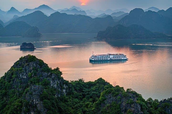 Luxury Indochine 2-Day Halong and Lan Ha Bay Cruise from Hanoi photo 2
