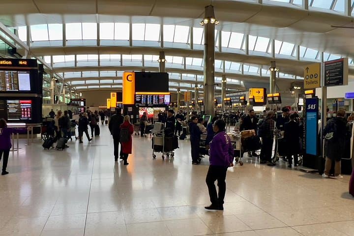 Heathrow to Central London Private Transfer — Meet & Greet Airport Service photo 3