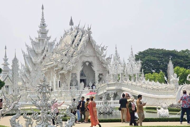 Private Chiang Rai Highlights Day Tour — White Temple, Blue Temple & Golden Triangle