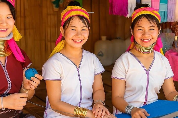 Private Chiang Rai Highlights Day Tour — White Temple, Blue Temple & Golden Triangle photo 4