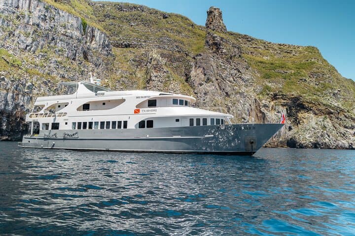 Galaxy Diver II 8-Day Galapagos Liveaboard — Diving Darwin & Wolf Islands