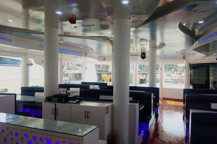 Dubai Marina Evening Yacht Cruise with Buffet Dinner photo 5