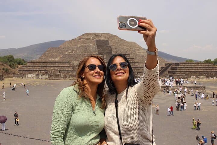 Teotihuacan Private Equinox Tour with Cave Breakfast and Guided Pyramids Visit photo 6
