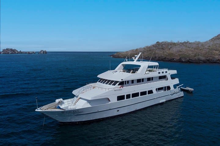 Galaxy Yacht First-Class Galapagos Cruise: 4–6 Day Small-Ship Wildlife, Snorkel & Kayak Itineraries photo 1