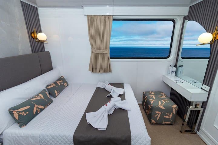 Galaxy Yacht First-Class Galapagos Cruise: 4–6 Day Small-Ship Wildlife, Snorkel & Kayak Itineraries photo 3