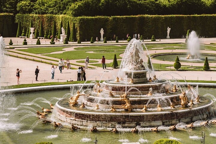 Skip-the-Line Versailles Palace & Gardens Walking Tour from Paris photo 2