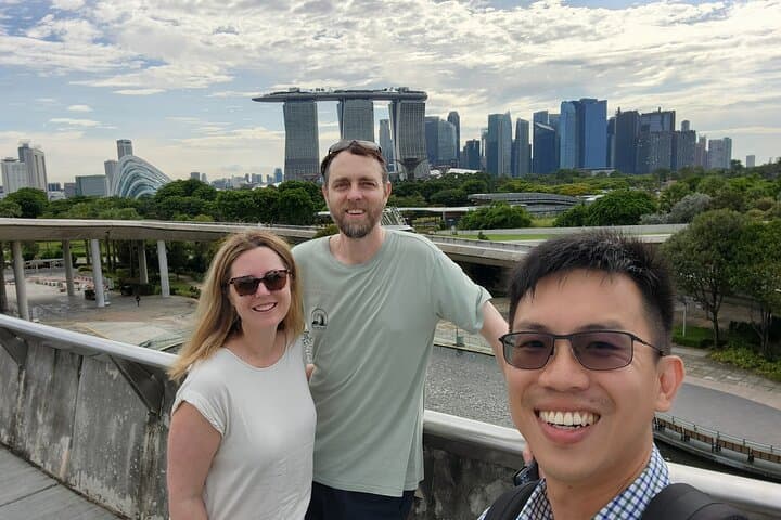 Singapore Private Customized Walking Tour via Public Transport photo 5