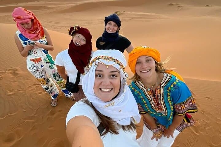 Black and White Desert and Bahariya Oasis: 2-Day Overnight Sahara Camp