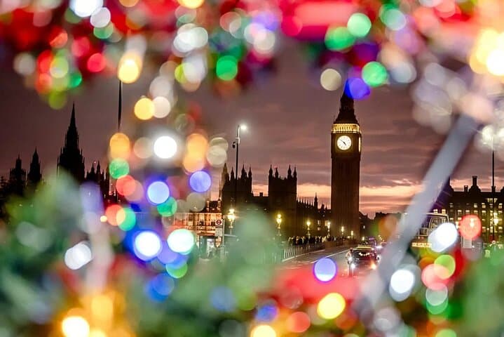 London Christmas Lights Night Tour: Top-Deck Sightseeing of Regent Street and Trafalgar Tree photo 2