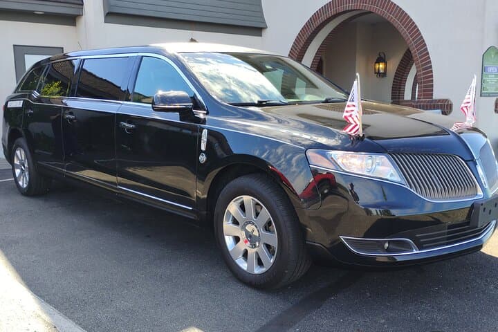 Traverse City Wedding Shuttle: Lincoln MKT Limousine for Private Wedding Transport photo 3
