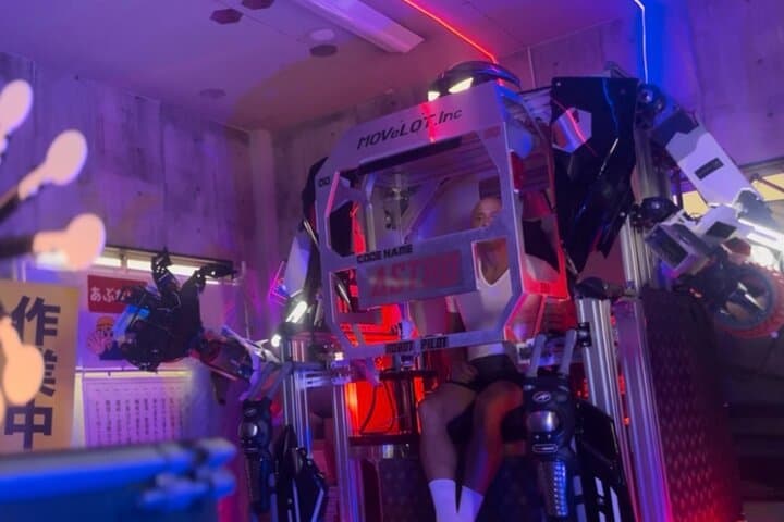 Giant Robot Boarding and Piloting Experience in Tokyo: Pilot a Life-Size Mecha photo 4