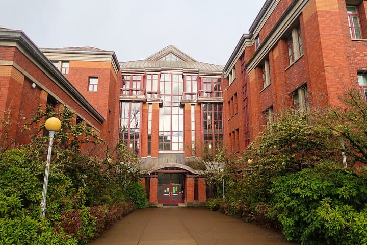 Solve the Campus Mystery: University of Oregon Scavenger Hunt & Escape Game photo 4