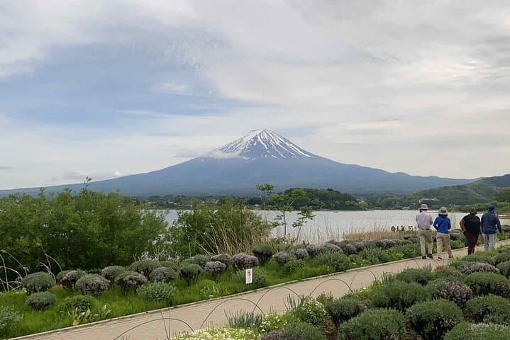 Private Mount Fuji Full-Day: 5th Station, Lake Kawaguchi & Hakone Highlights photo 3