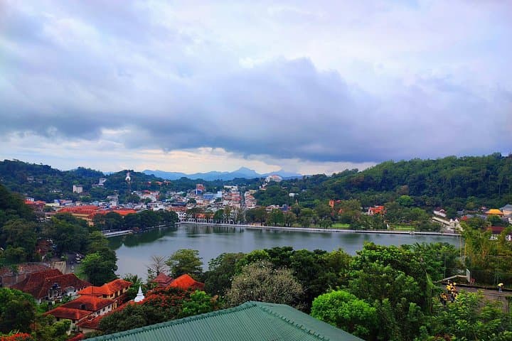 Kandy in Five Hours: Tuk Tuk Highlights, Temple of the Tooth & Tea Tasting photo 4