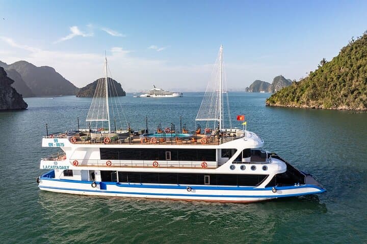 La Casta Halong Bay Day Cruise: Sung Sot, Titop & Luon Cave Luxury Trip photo 2