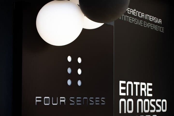 Four Senses Faro: 60-Minute Dark-Guide Immersive Experience