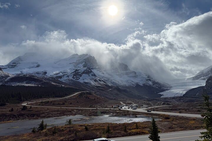 Skip-the-Line Lake Louise & Moraine Lake Day Tour from Calgary photo 2
