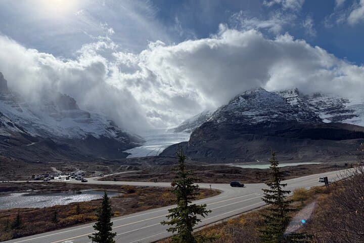 Skip-the-Line Lake Louise & Moraine Lake Day Tour from Calgary photo 3