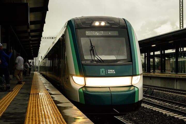 Mérida to Chichén Itzá: Maya Train, Izamal & Ik Kil Cenote Day Tour