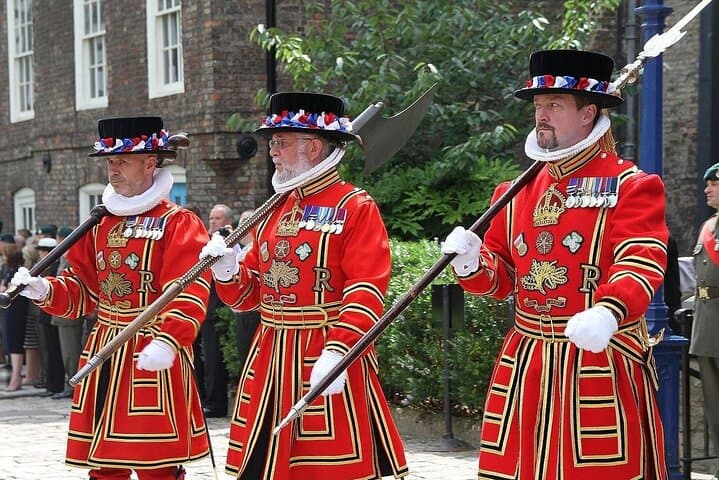 Private Tower of London and Tower Bridge Tour with Priority Entry